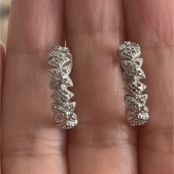 Solid sterling silver drop earrings - Picture 8 of 8